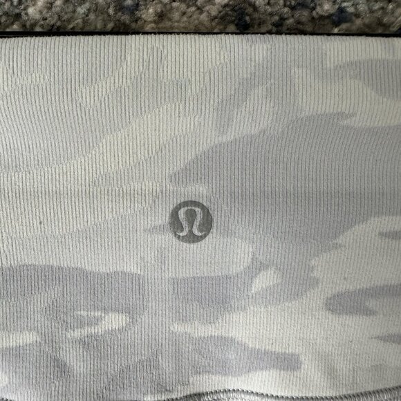 Lululemon Shorts Womens 6 Gray Camo High Rise Bike Biker Athletic Gym Yoga - Picture 6 of 8